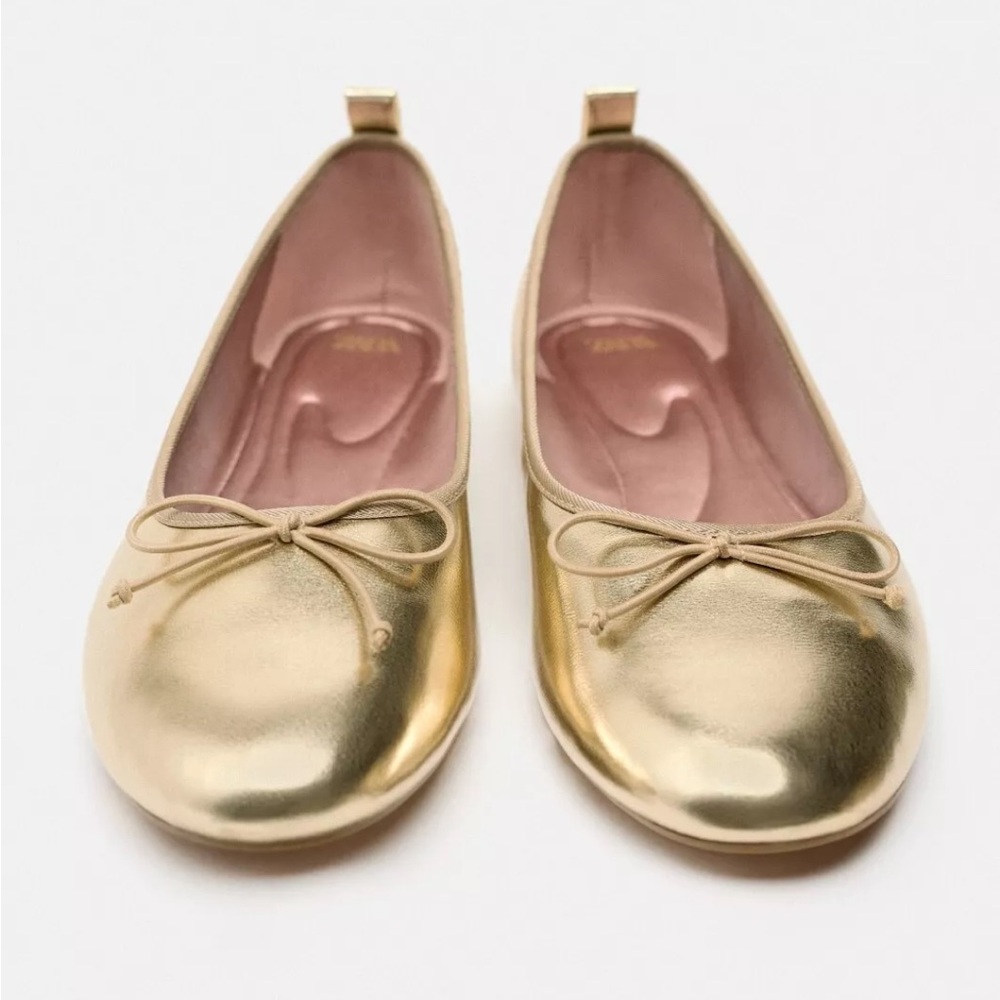 SOLD🛍️ Zara gold ballet flats